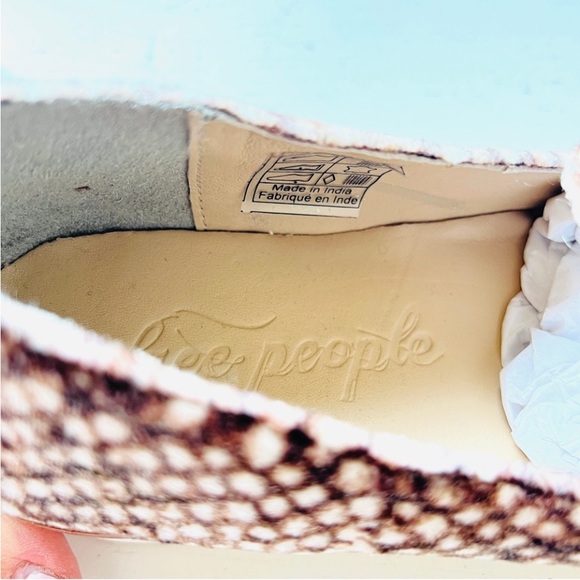 FREE PEOPLE Shoes 10 Snake Eyes Brown and White Velvet Platform Loafer 41 EU - Picture 10 of 12